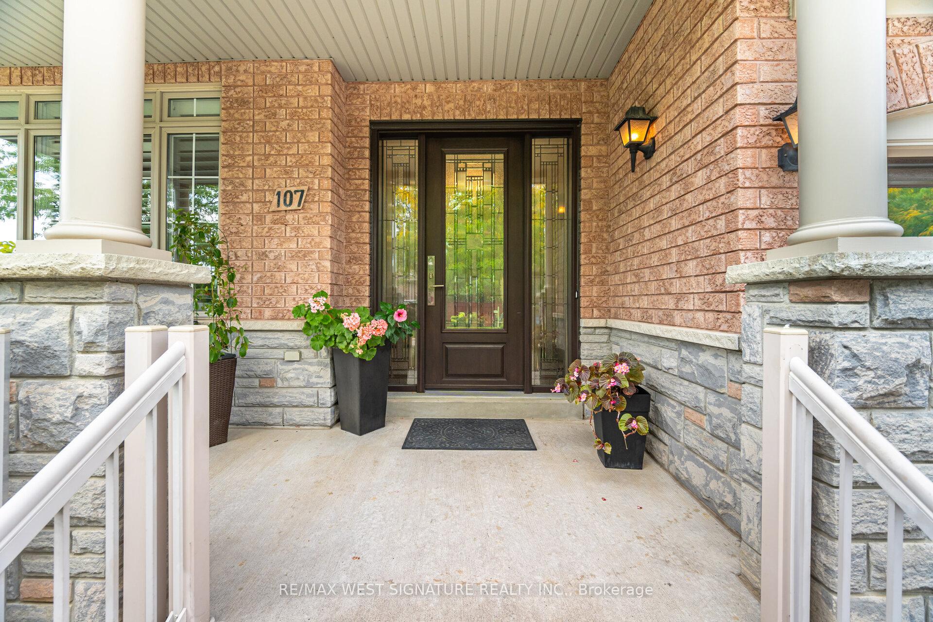 Photo 4 of 107 Cupola Crescent, Vaughan, Vellore Village — HOMEH