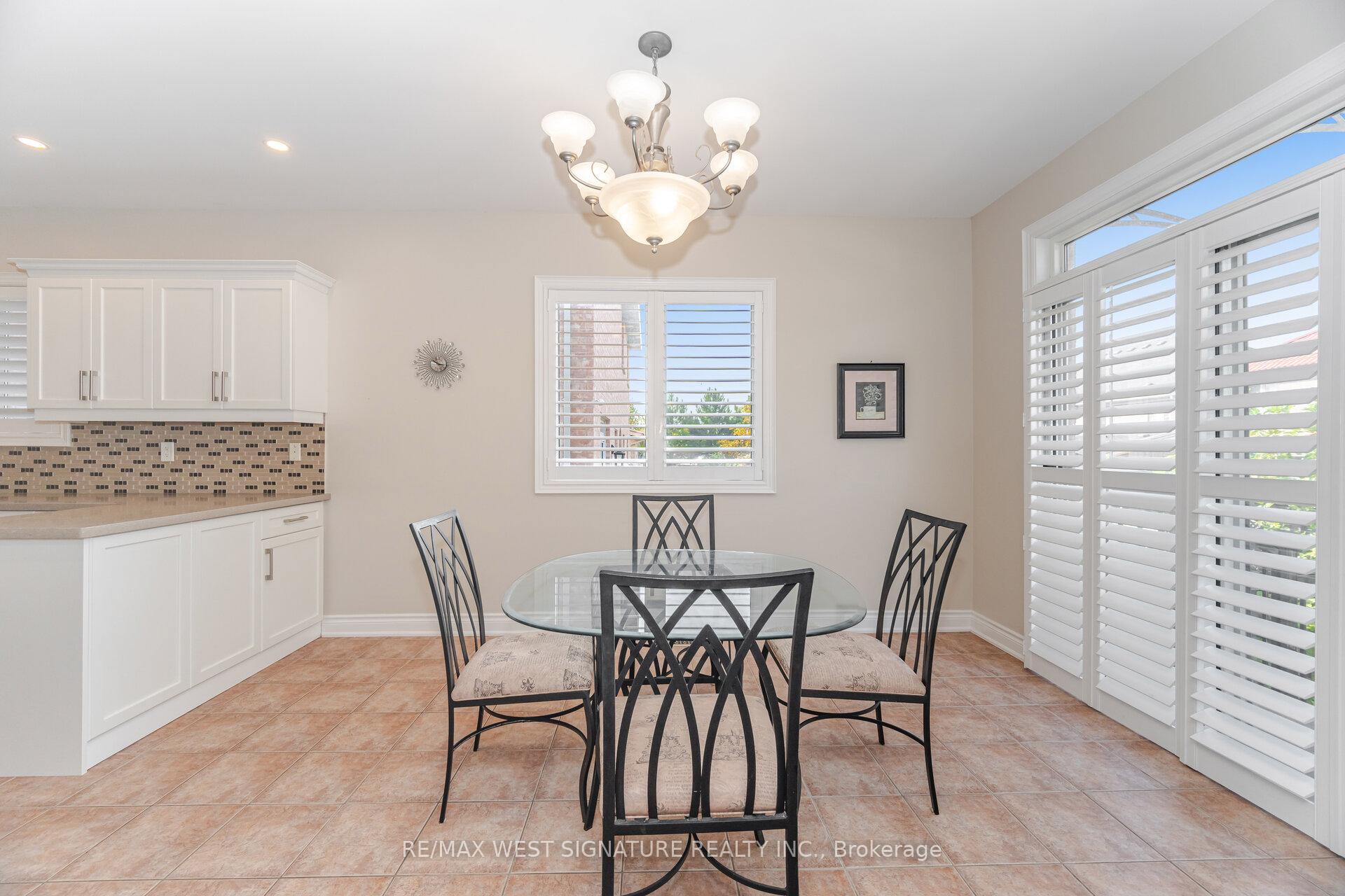 Photo 11 of 107 Cupola Crescent, Vaughan, Vellore Village — HOMEH