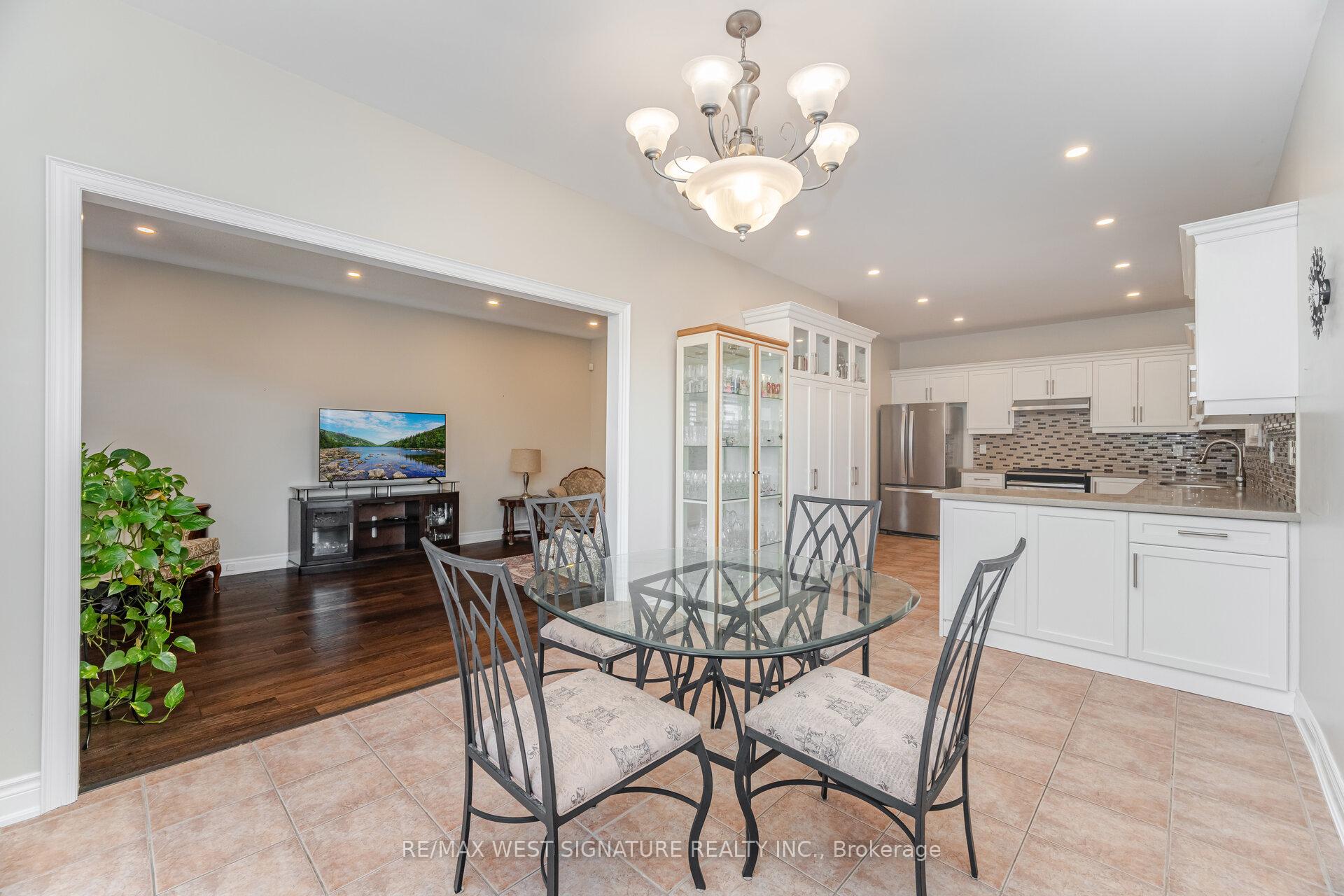 Photo 12 of 107 Cupola Crescent, Vaughan, Vellore Village — HOMEH