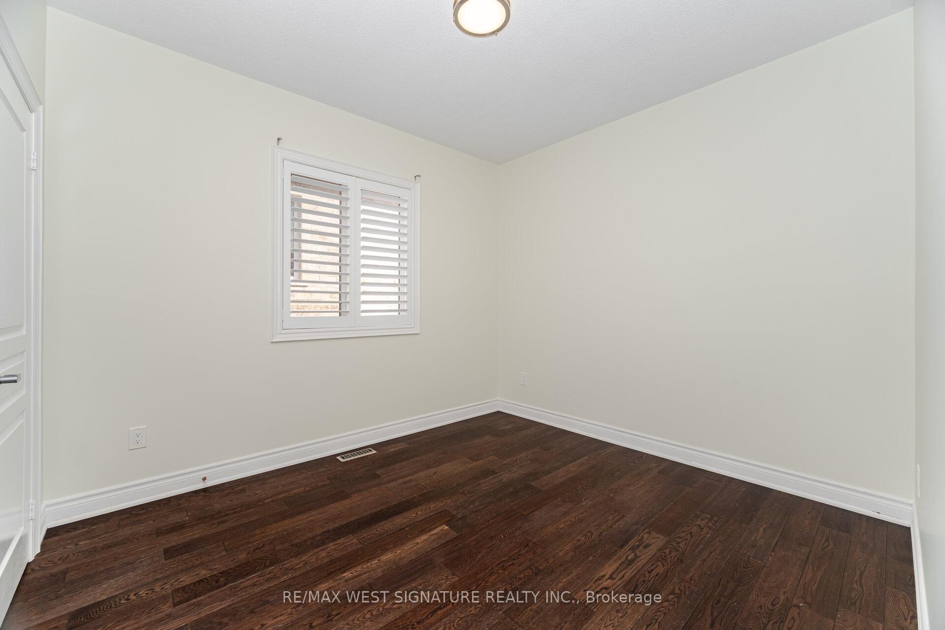 Photo 18 of 107 Cupola Crescent, Vaughan, Vellore Village — HOMEH