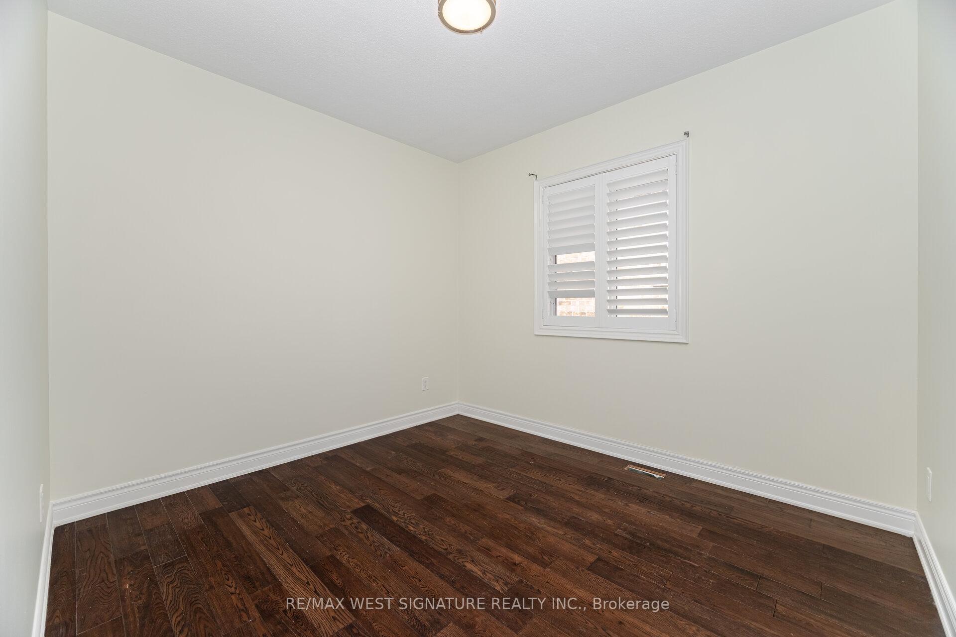 Photo 19 of 107 Cupola Crescent, Vaughan, Vellore Village — HOMEH