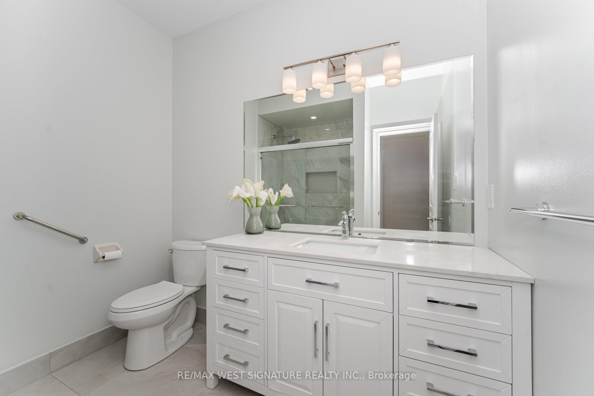 Photo 20 of 107 Cupola Crescent, Vaughan, Vellore Village — HOMEH
