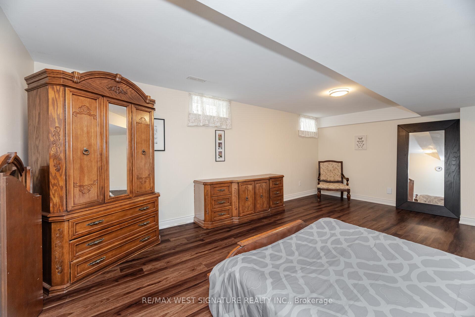 Photo 28 of 107 Cupola Crescent, Vaughan, Vellore Village — HOMEH