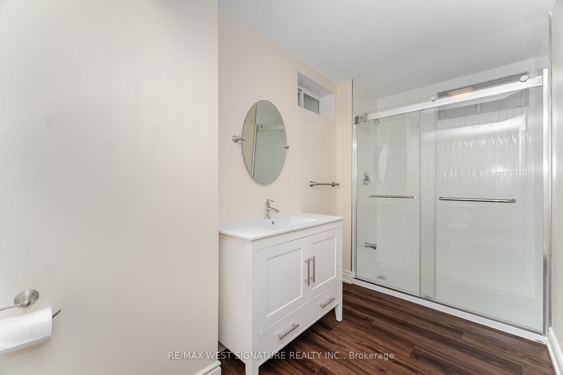 Photo 29 of 107 Cupola Crescent, Vaughan, Vellore Village — HOMEH