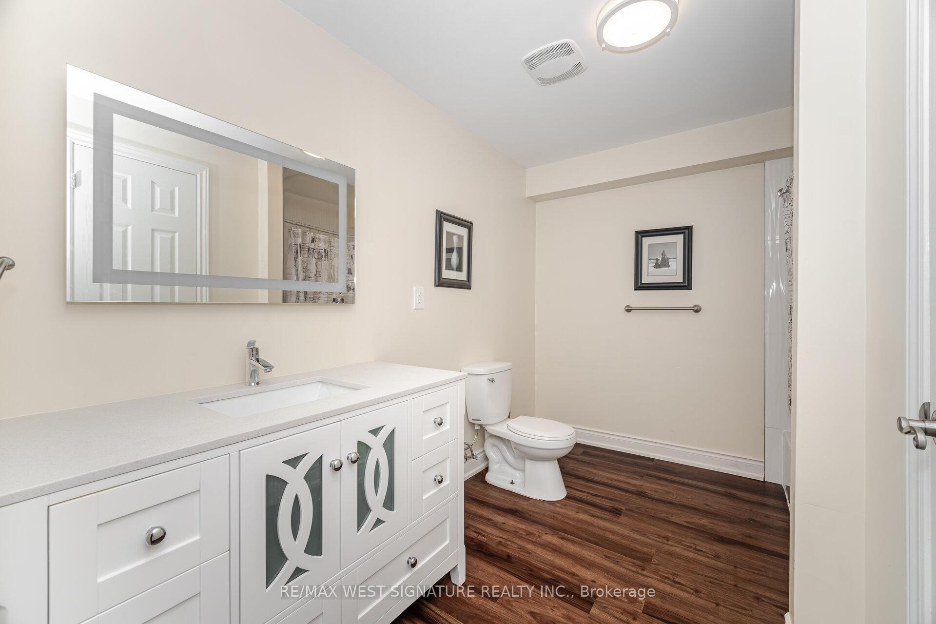 Photo 32 of 107 Cupola Crescent, Vaughan, Vellore Village — HOMEH