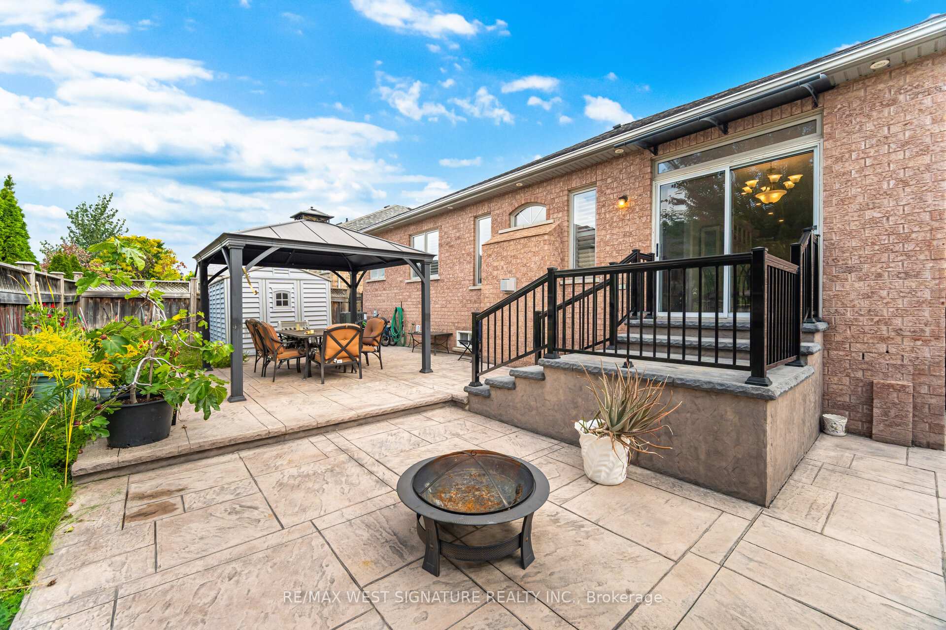 Photo 35 of 107 Cupola Crescent, Vaughan, Vellore Village — HOMEH
