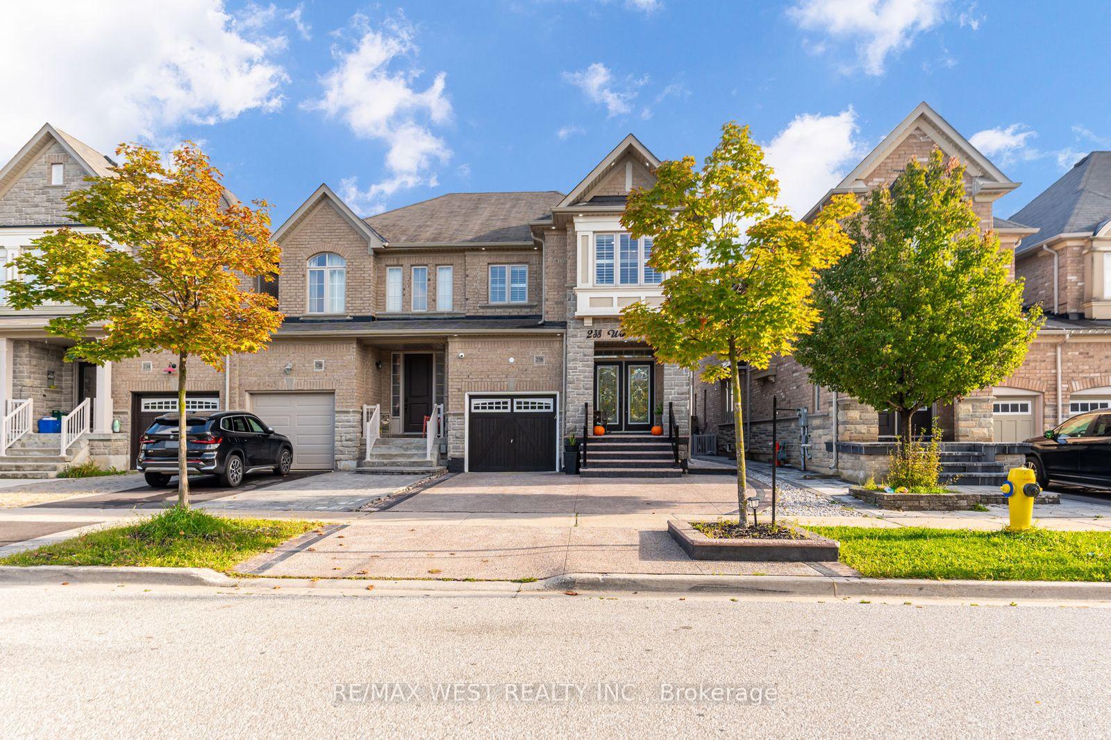 Front of 238 Wardlaw Place