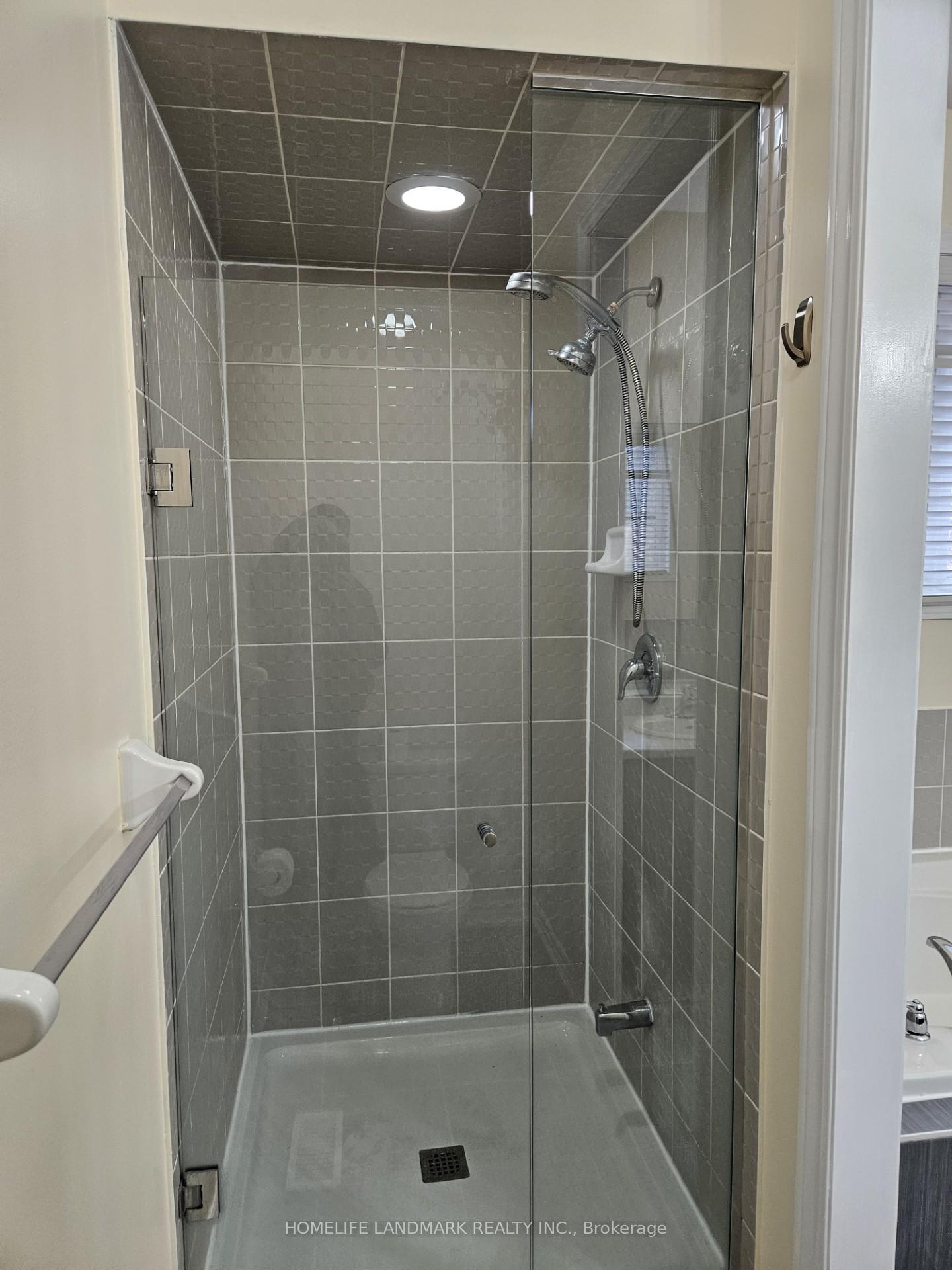 Photo 25 of 38 Workmens Circle, Ajax, Northwest Ajax — HOMEH