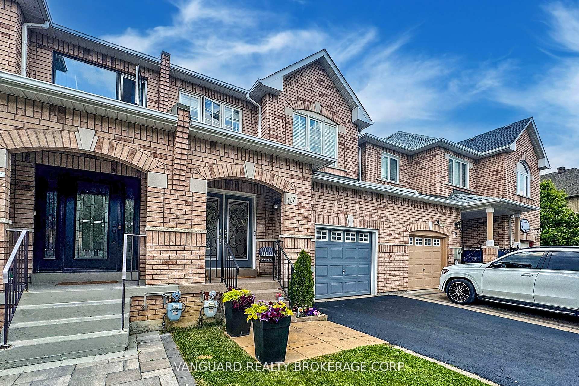 Photo 5 of 117 Gianmarco Way, Vaughan, Vellore Village — HOMEH