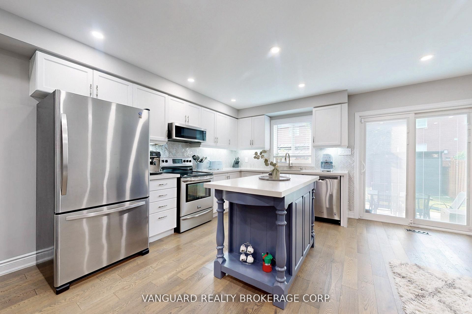 Photo 16 of 117 Gianmarco Way, Vaughan, Vellore Village — HOMEH