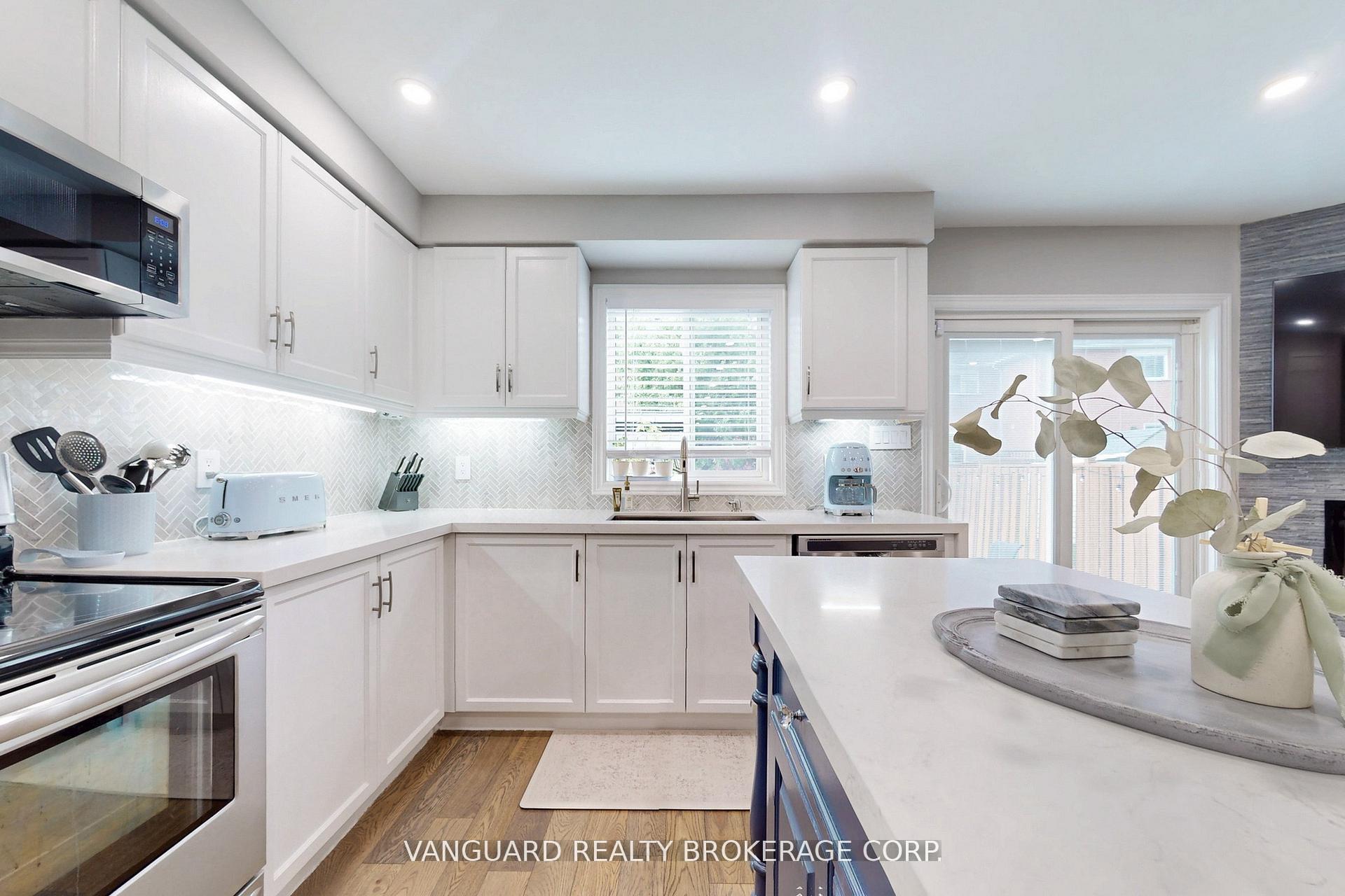 Photo 19 of 117 Gianmarco Way, Vaughan, Vellore Village — HOMEH