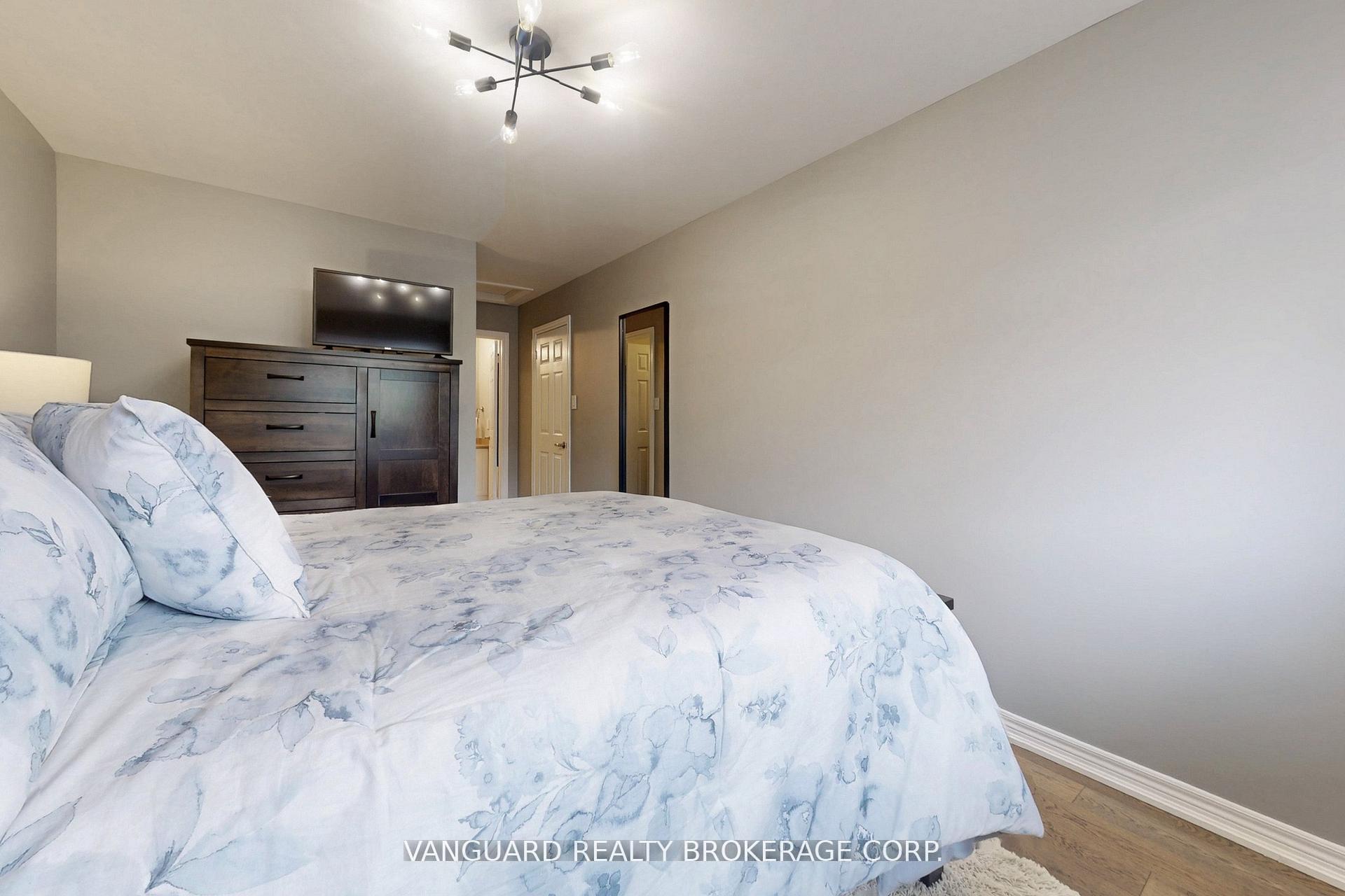 Photo 31 of 117 Gianmarco Way, Vaughan, Vellore Village — HOMEH