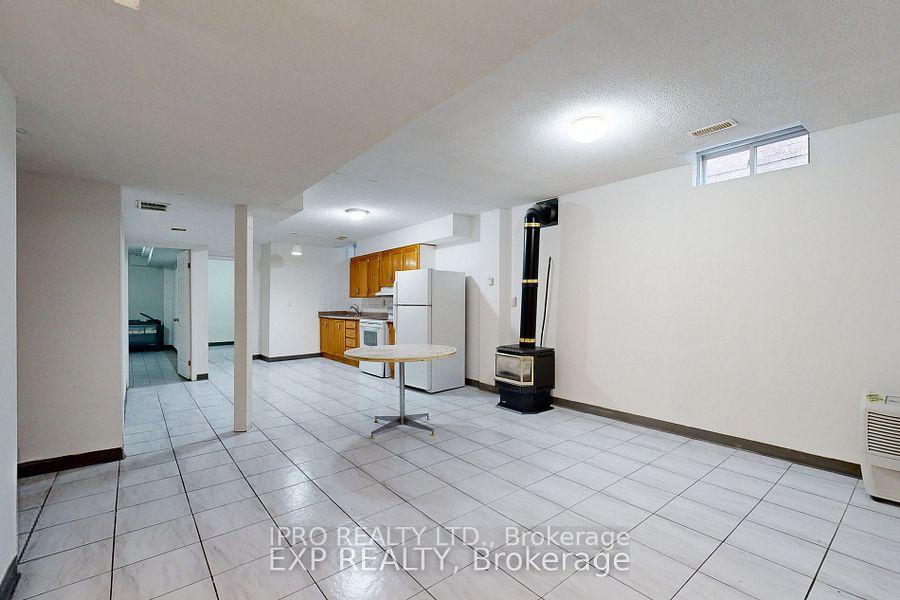 Photo 2 of Unit Bsmnt, 42 Richbell Street, Vaughan, Brownridge — HOMEH