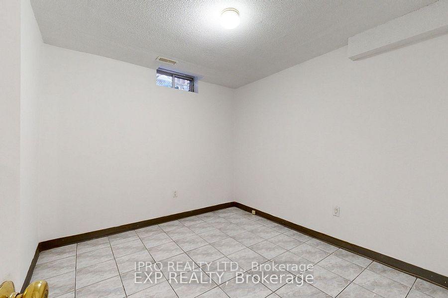 Photo 4 of Unit Bsmnt, 42 Richbell Street, Vaughan, Brownridge — HOMEH
