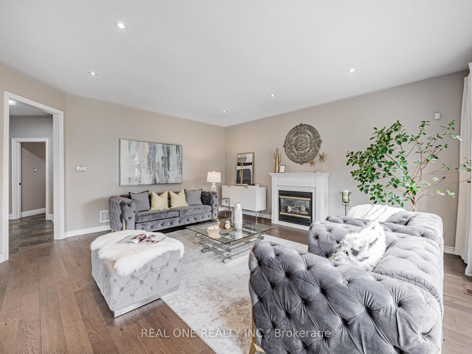 Photo 15 of 51 Hanson Crescent, Whitby, Brooklin — HOMEH