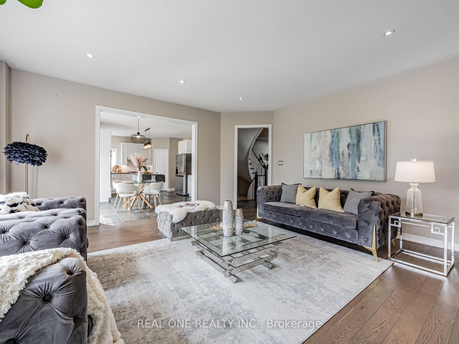 Photo 17 of 51 Hanson Crescent, Whitby, Brooklin — HOMEH