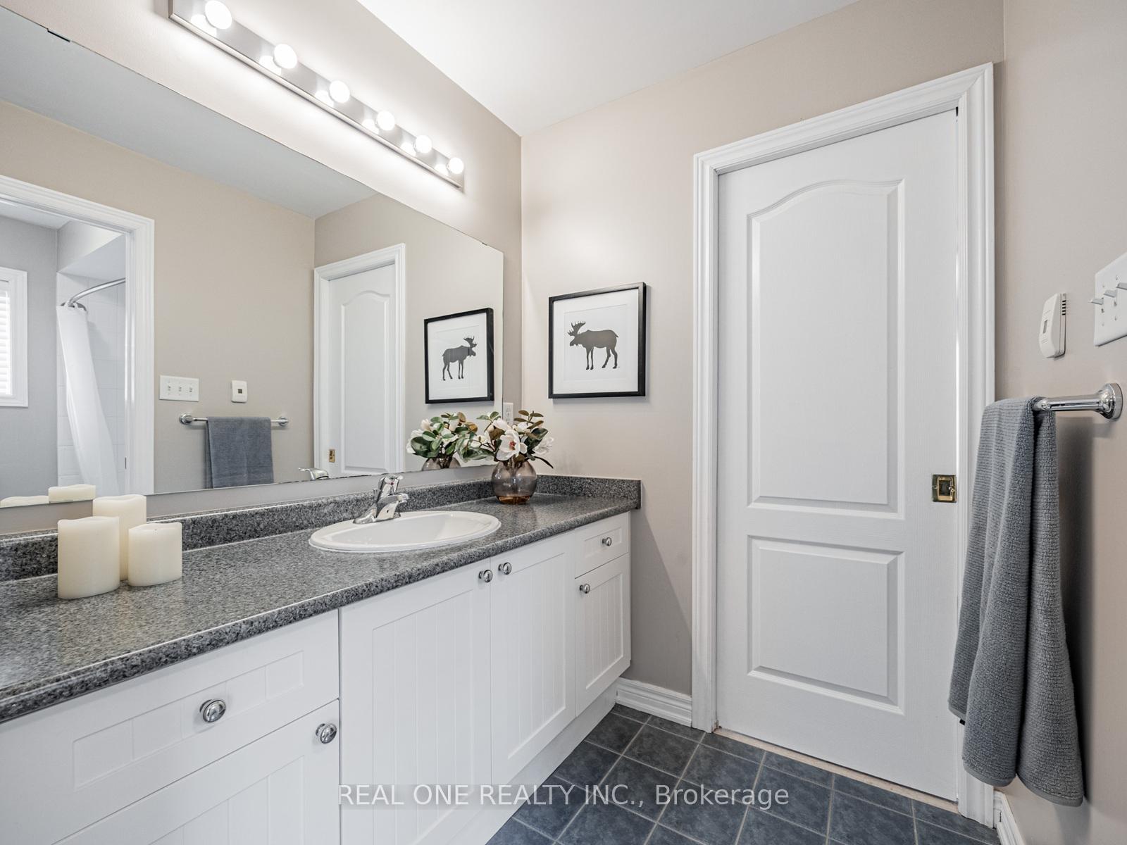 Photo 30 of 51 Hanson Crescent, Whitby, Brooklin — HOMEH