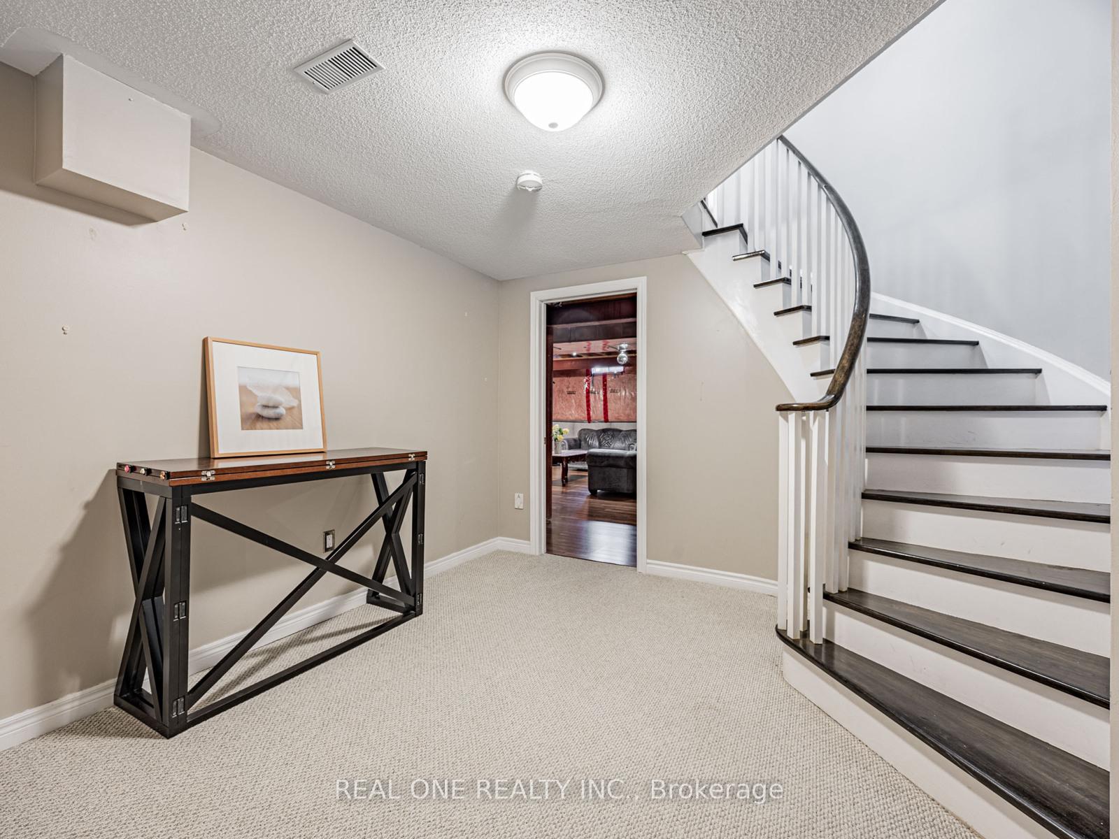 Photo 41 of 51 Hanson Crescent, Whitby, Brooklin — HOMEH