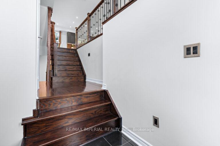 Photo 4 of 6 John Frank Road, Vaughan, East Woodbridge — HOMEH