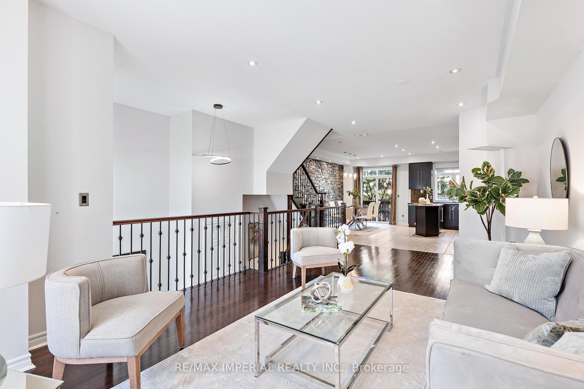Photo 8 of 6 John Frank Road, Vaughan, East Woodbridge — HOMEH