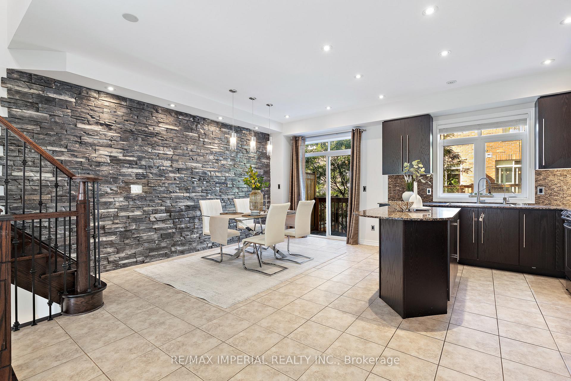 Photo 10 of 6 John Frank Road, Vaughan, East Woodbridge — HOMEH
