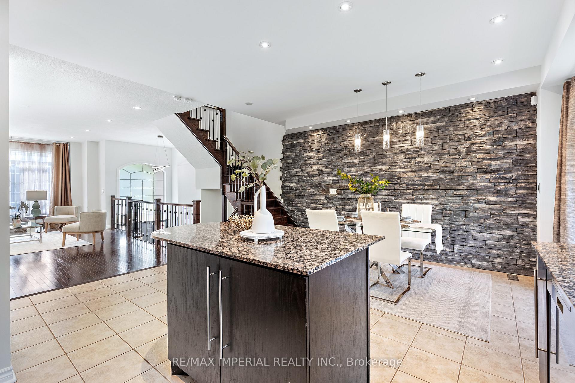 Photo 14 of 6 John Frank Road, Vaughan, East Woodbridge — HOMEH