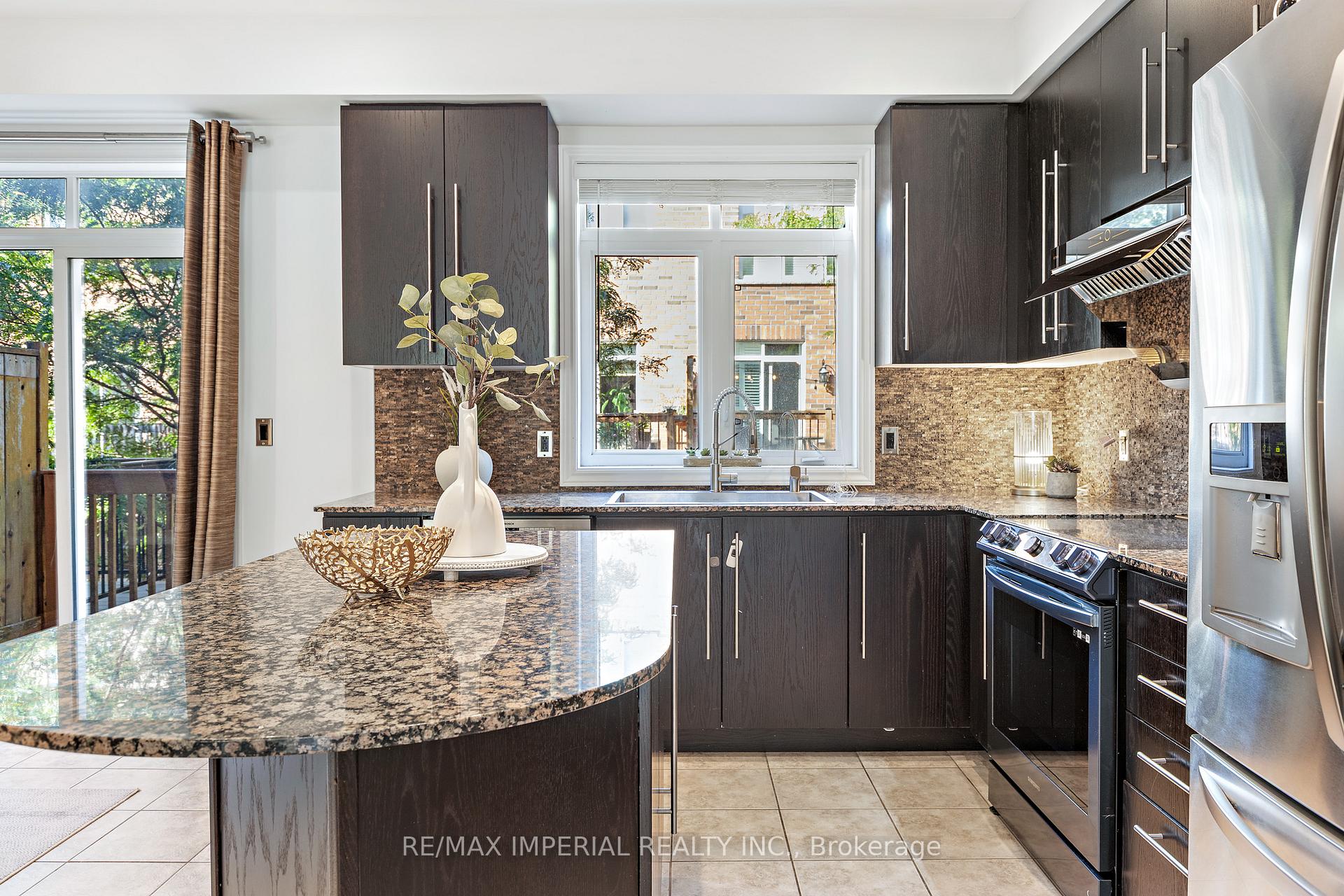 Photo 18 of 6 John Frank Road, Vaughan, East Woodbridge — HOMEH