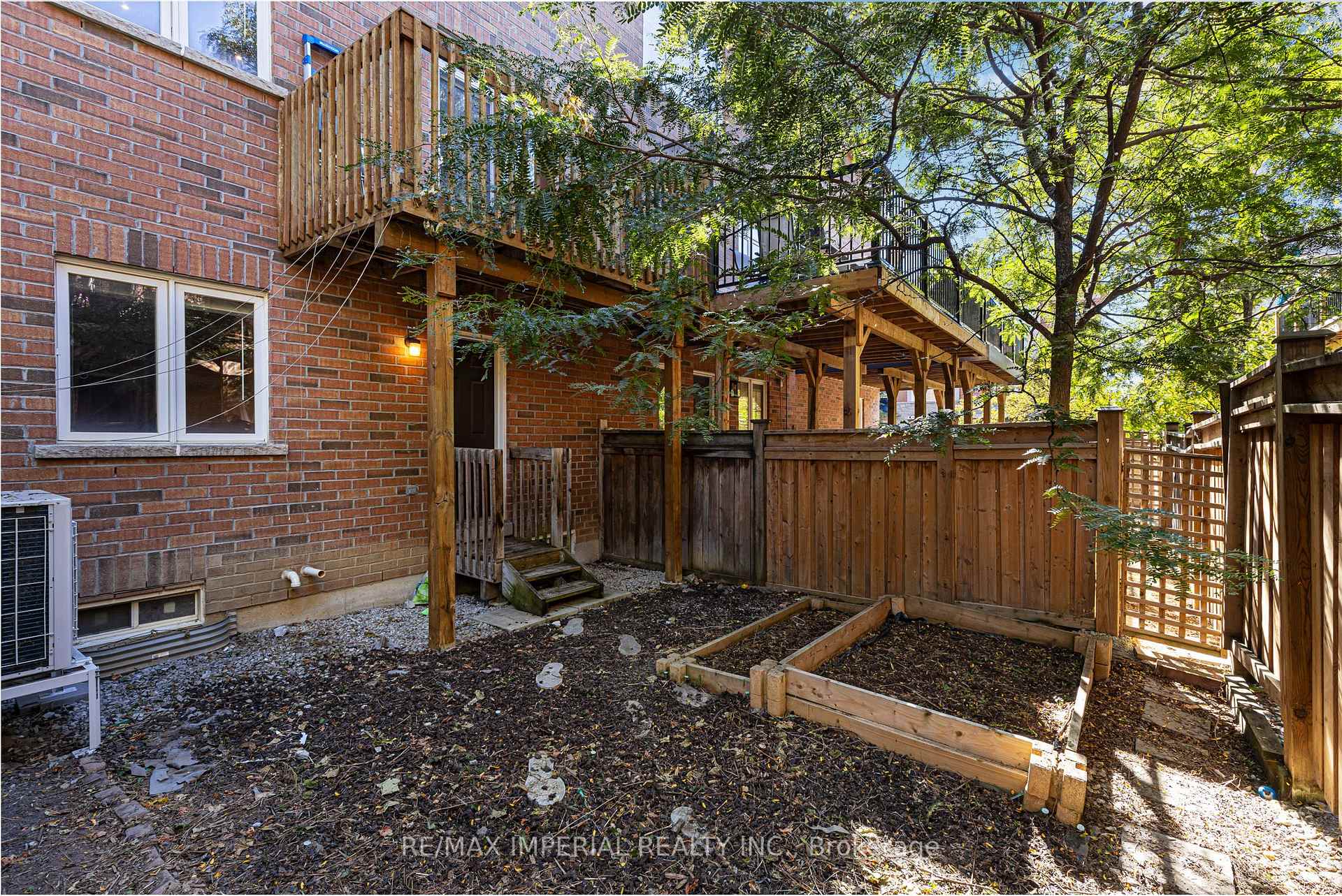 Photo 38 of 6 John Frank Road, Vaughan, East Woodbridge — HOMEH