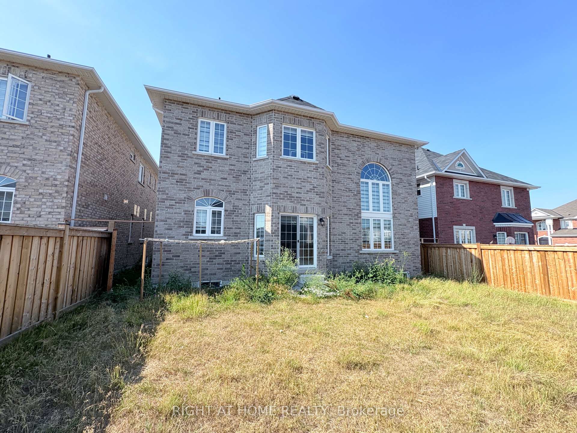 Photo 38 of 41 Crellin Street, Ajax, South East — HOMEH