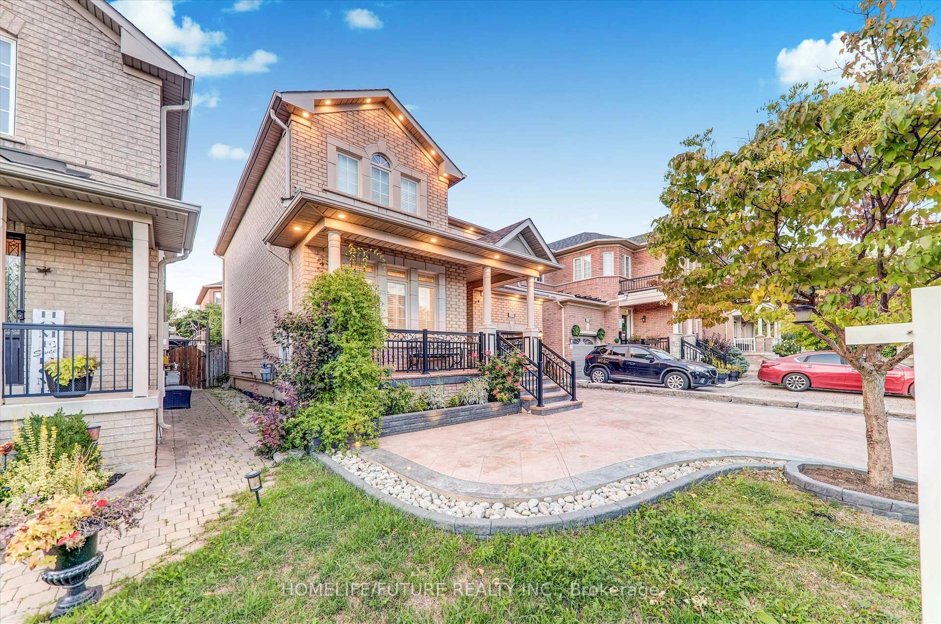 Photo 2 of 109 Laurelhurst Crescent, Vaughan, Vellore Village — HOMEH