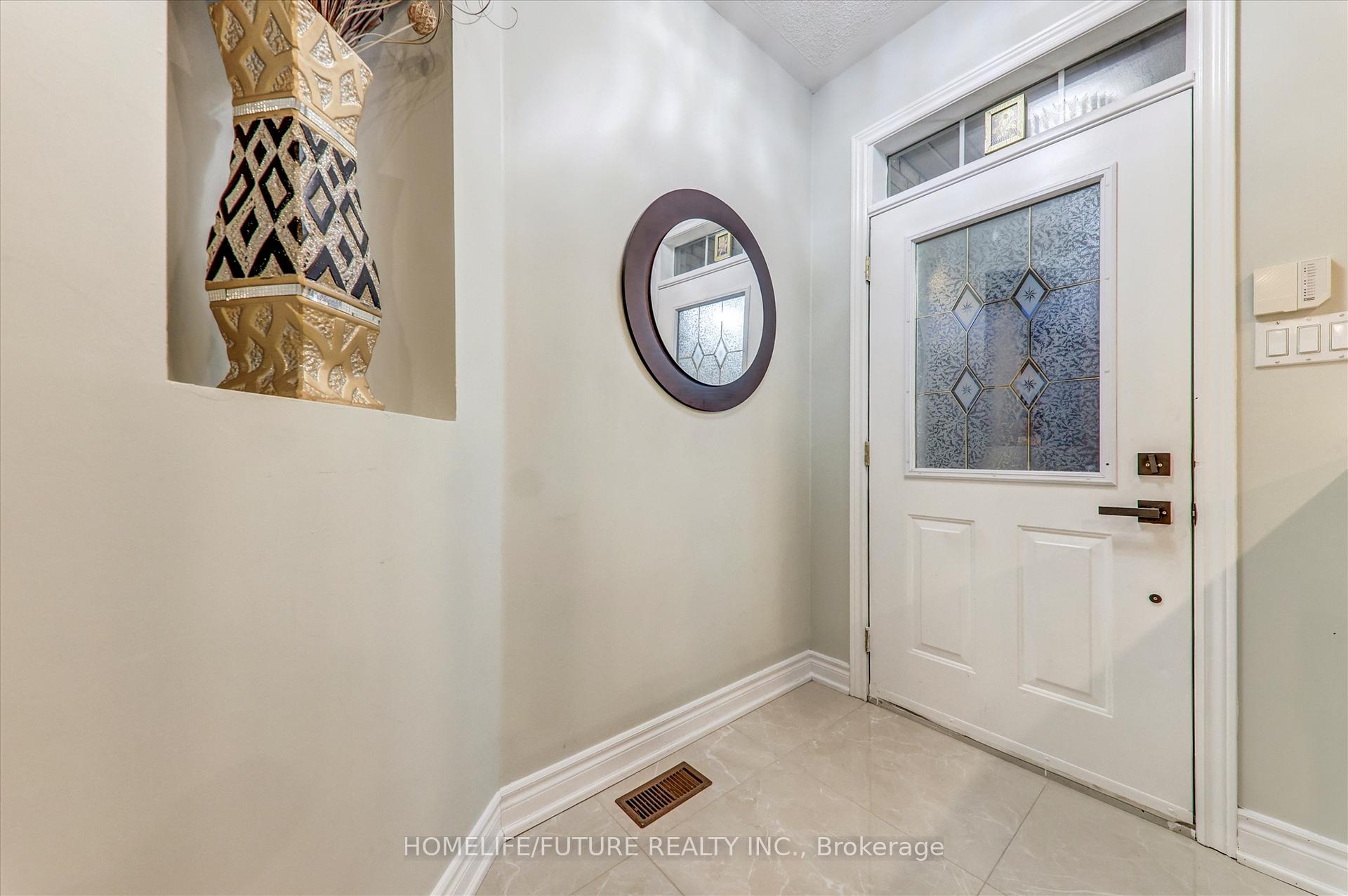 Photo 6 of 109 Laurelhurst Crescent, Vaughan, Vellore Village — HOMEH