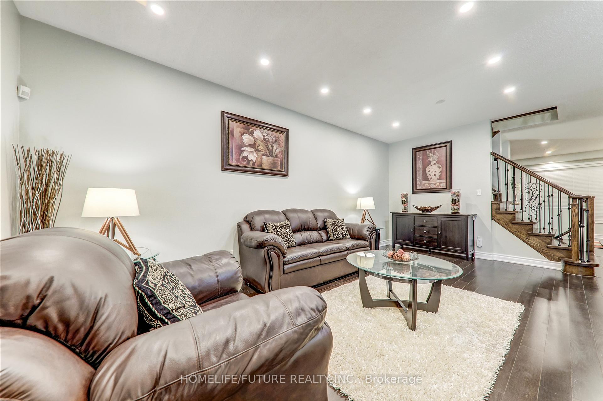 Photo 8 of 109 Laurelhurst Crescent, Vaughan, Vellore Village — HOMEH