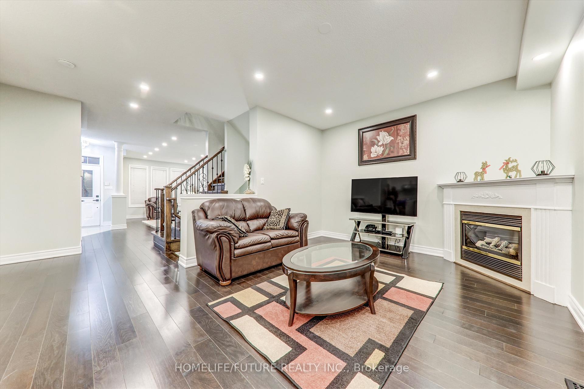 Photo 11 of 109 Laurelhurst Crescent, Vaughan, Vellore Village — HOMEH