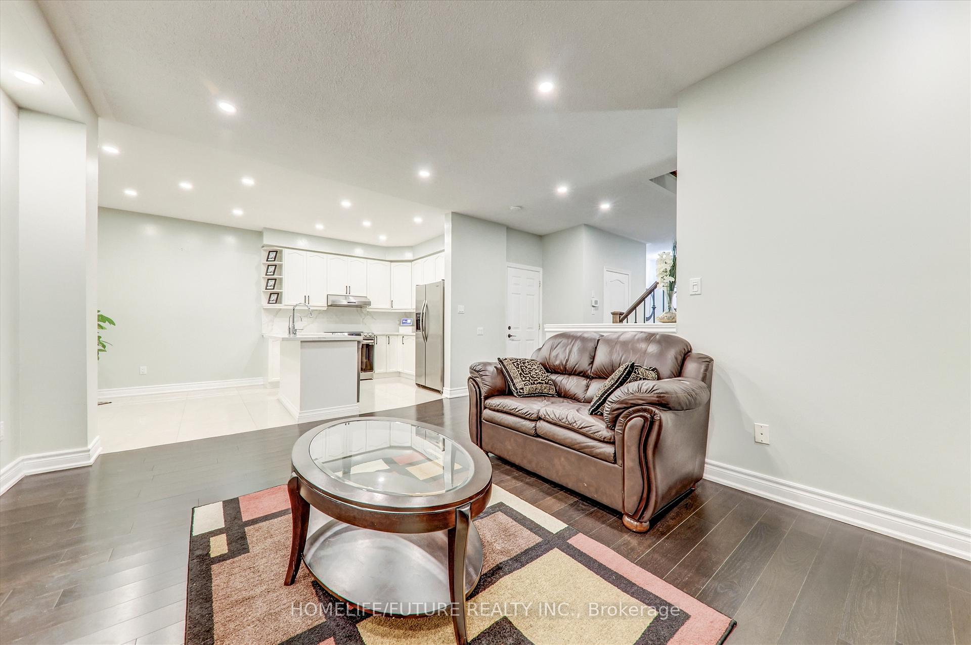 Photo 12 of 109 Laurelhurst Crescent, Vaughan, Vellore Village — HOMEH