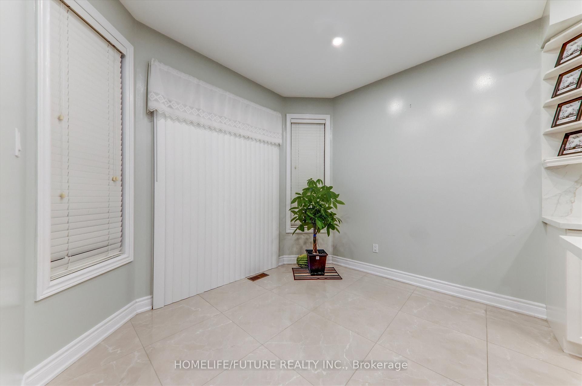 Photo 13 of 109 Laurelhurst Crescent, Vaughan, Vellore Village — HOMEH