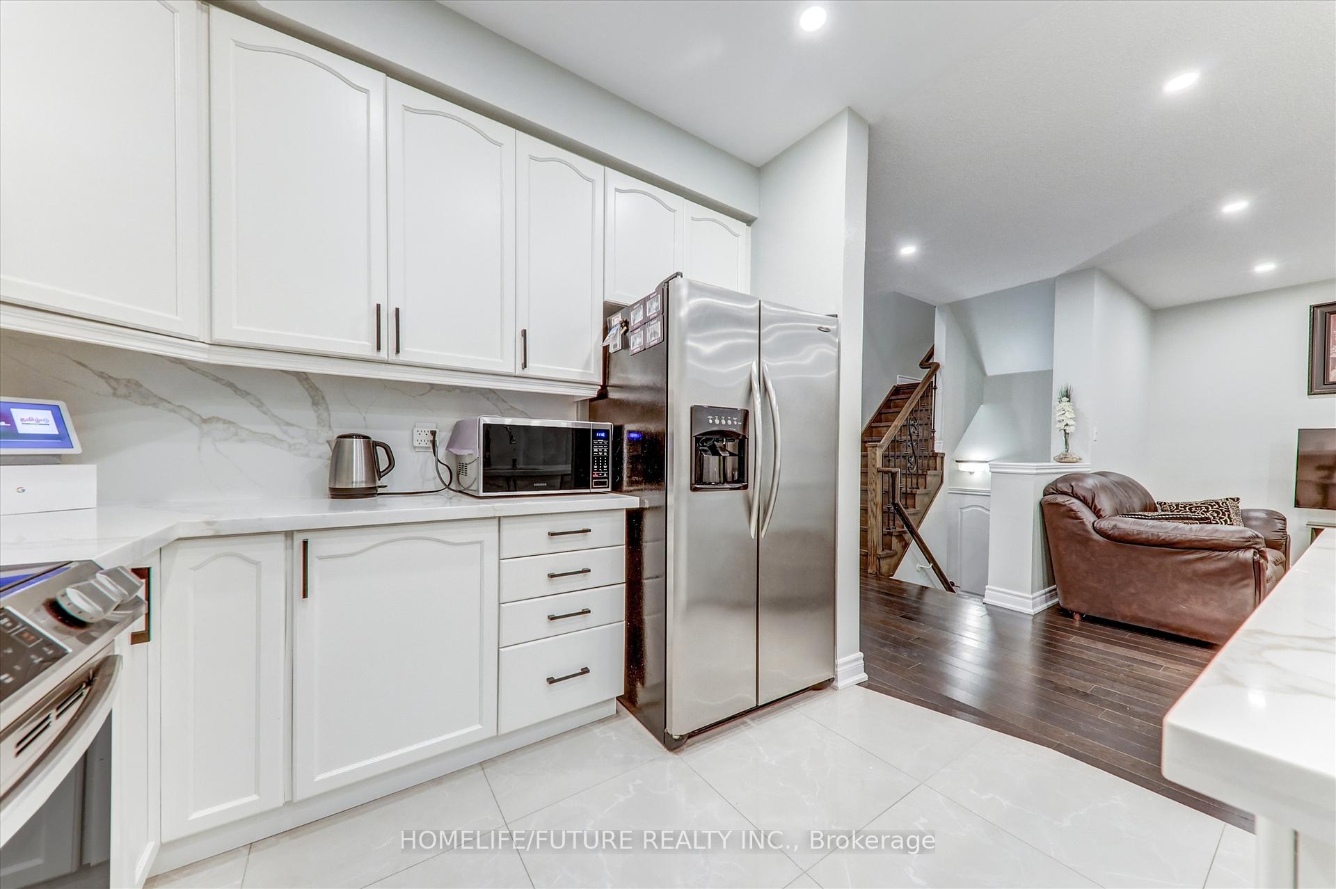 Photo 16 of 109 Laurelhurst Crescent, Vaughan, Vellore Village — HOMEH