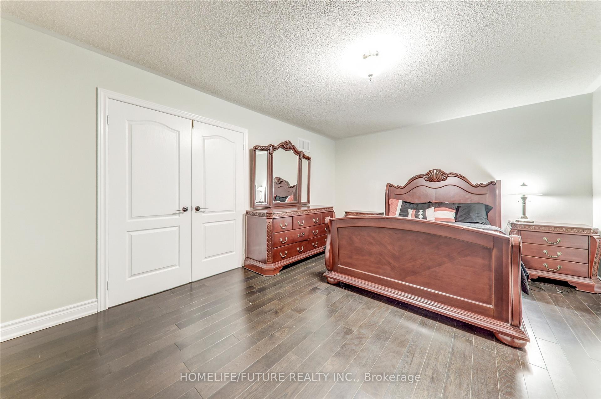 Photo 21 of 109 Laurelhurst Crescent, Vaughan, Vellore Village — HOMEH