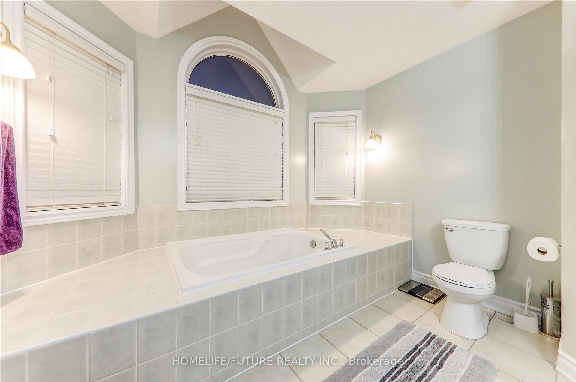 Photo 24 of 109 Laurelhurst Crescent, Vaughan, Vellore Village — HOMEH