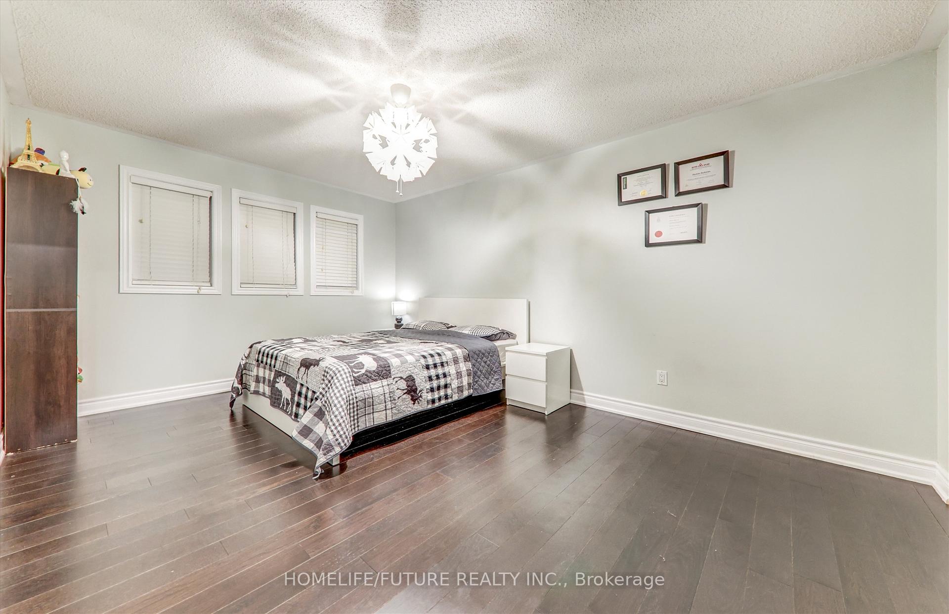 Photo 25 of 109 Laurelhurst Crescent, Vaughan, Vellore Village — HOMEH