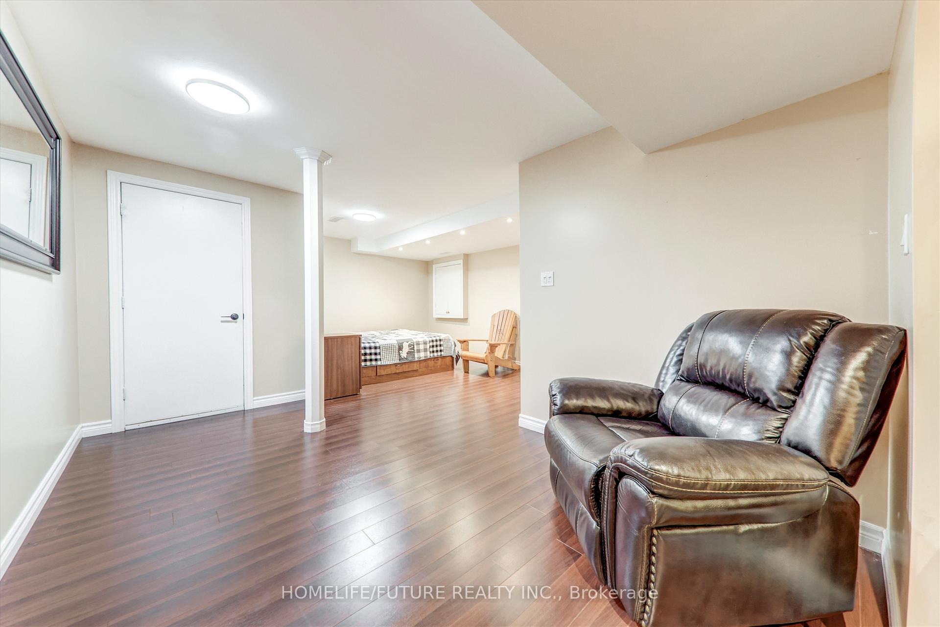 Photo 33 of 109 Laurelhurst Crescent, Vaughan, Vellore Village — HOMEH