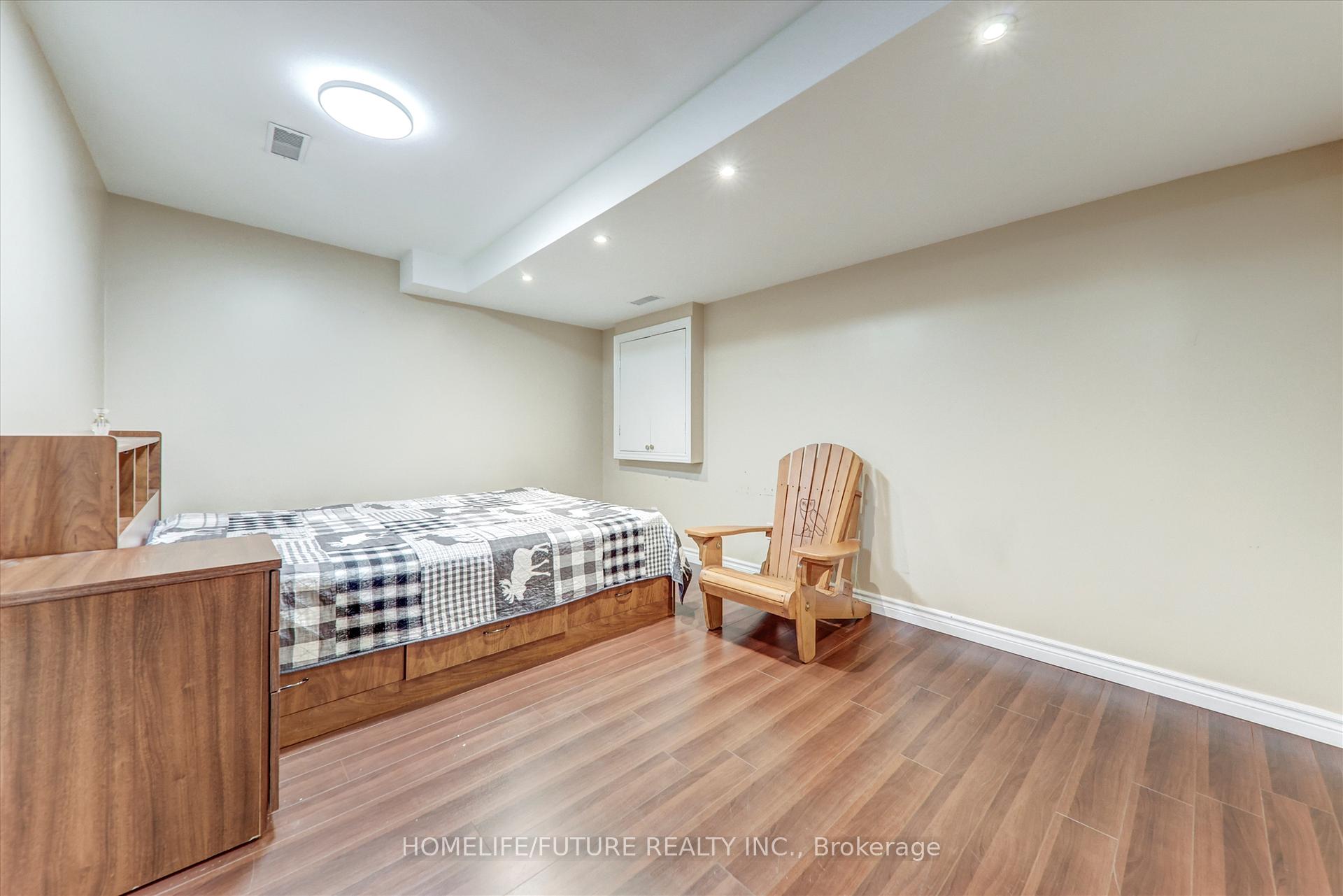 Photo 34 of 109 Laurelhurst Crescent, Vaughan, Vellore Village — HOMEH