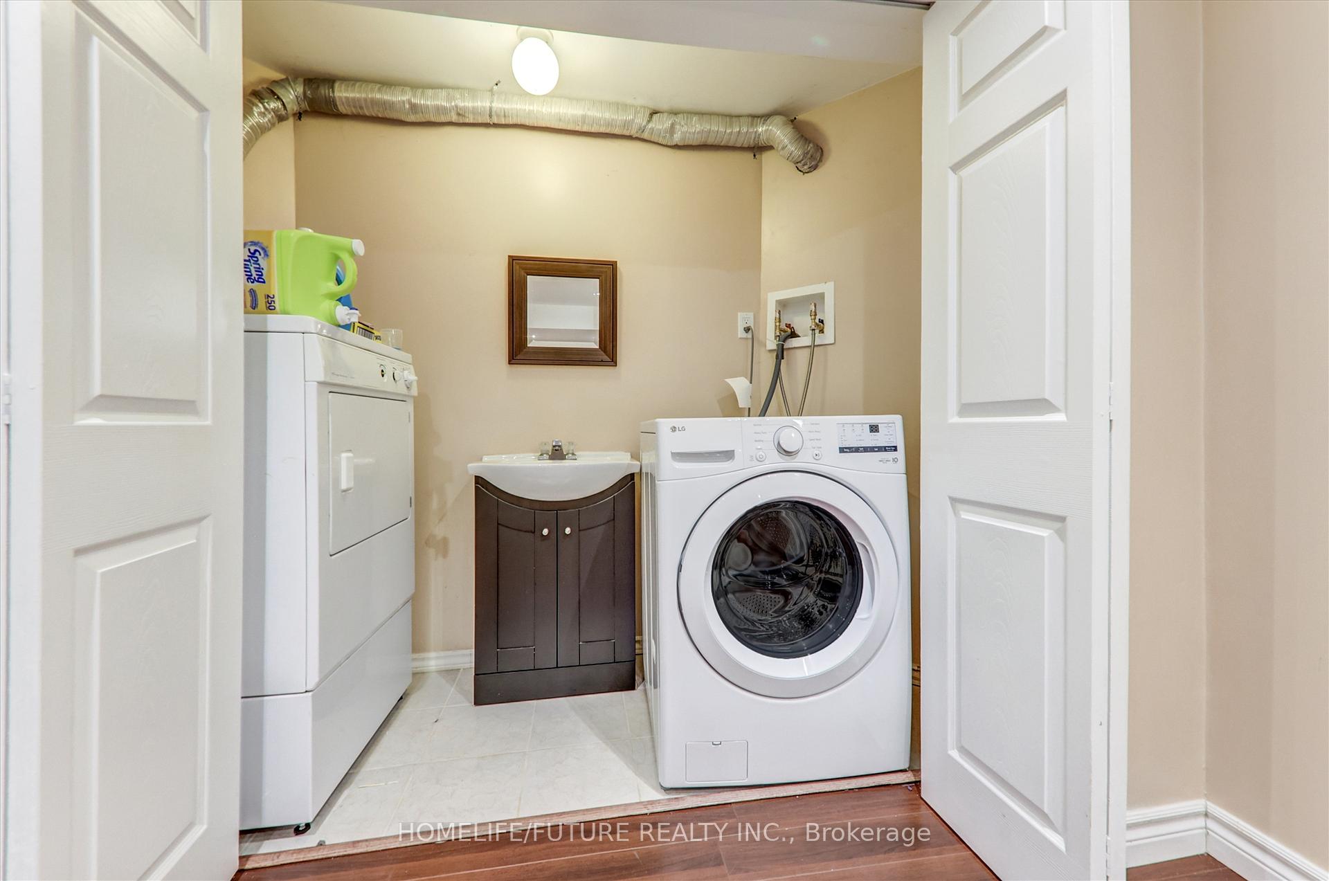 Photo 35 of 109 Laurelhurst Crescent, Vaughan, Vellore Village — HOMEH