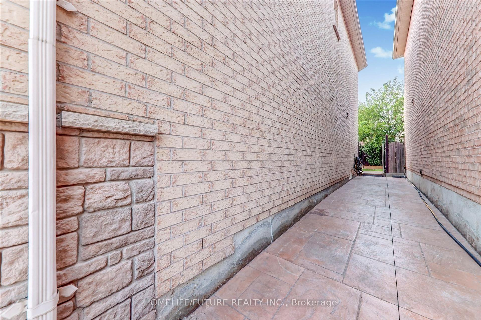 Photo 36 of 109 Laurelhurst Crescent, Vaughan, Vellore Village — HOMEH