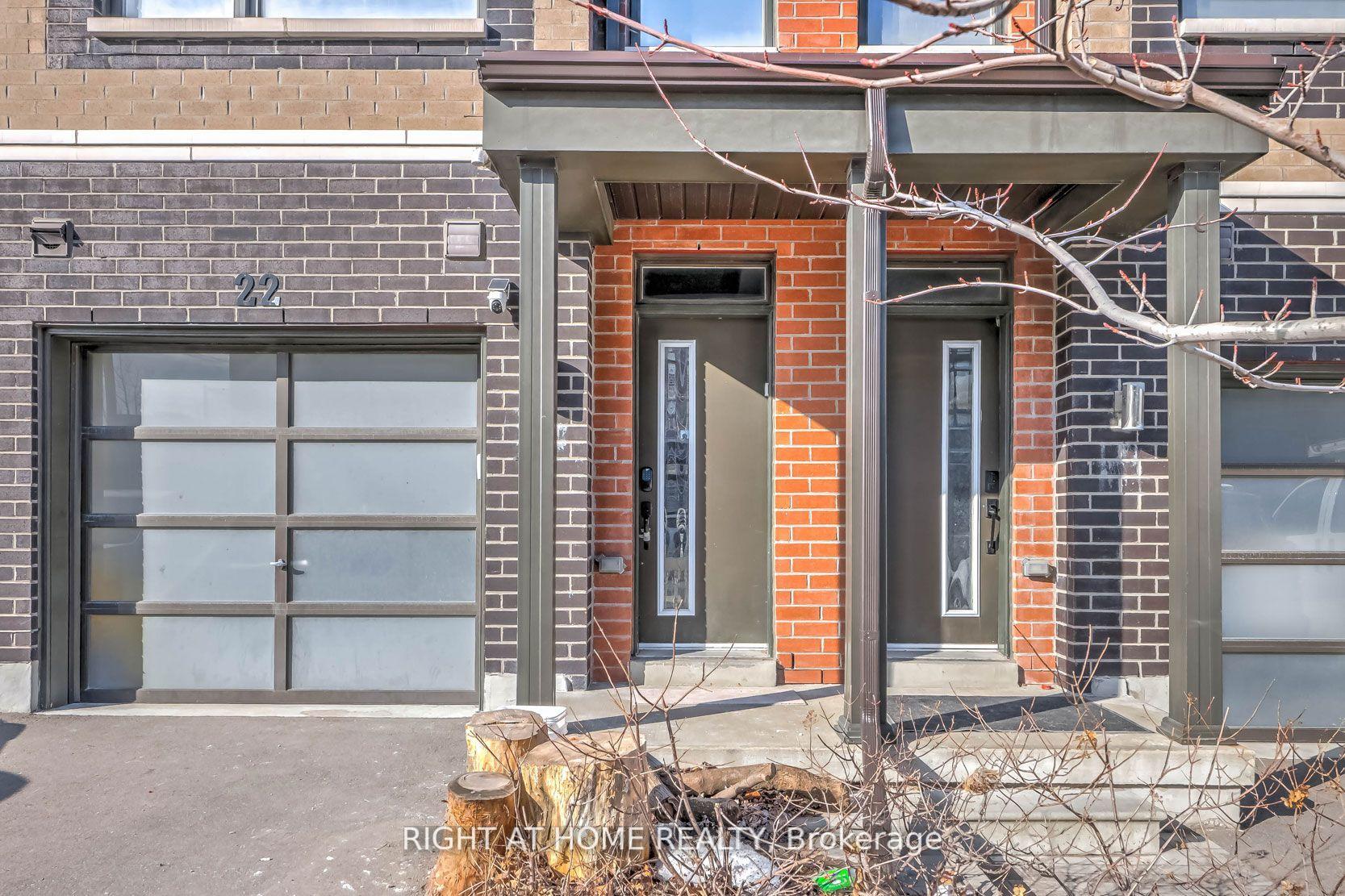 Photo 3 of 22 Garneau Street, Vaughan, Vaughan Grove — HOMEH