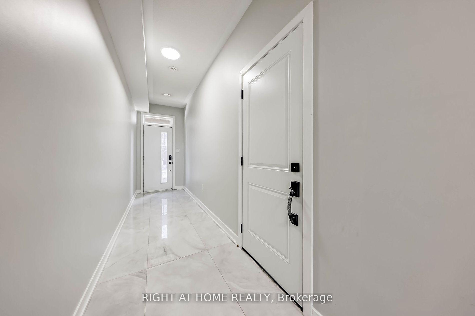 Photo 4 of 22 Garneau Street, Vaughan, Vaughan Grove — HOMEH