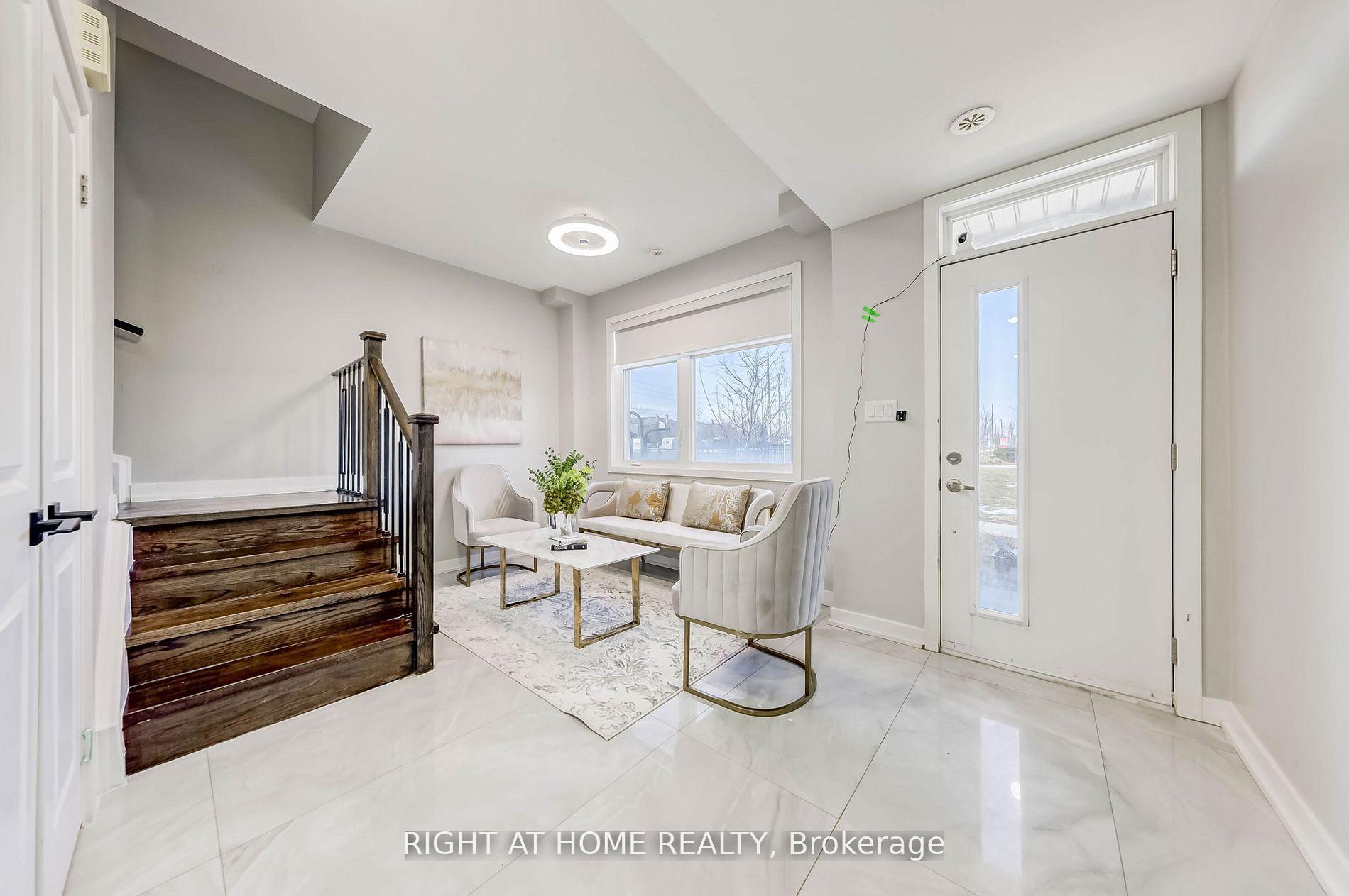 Photo 6 of 22 Garneau Street, Vaughan, Vaughan Grove — HOMEH