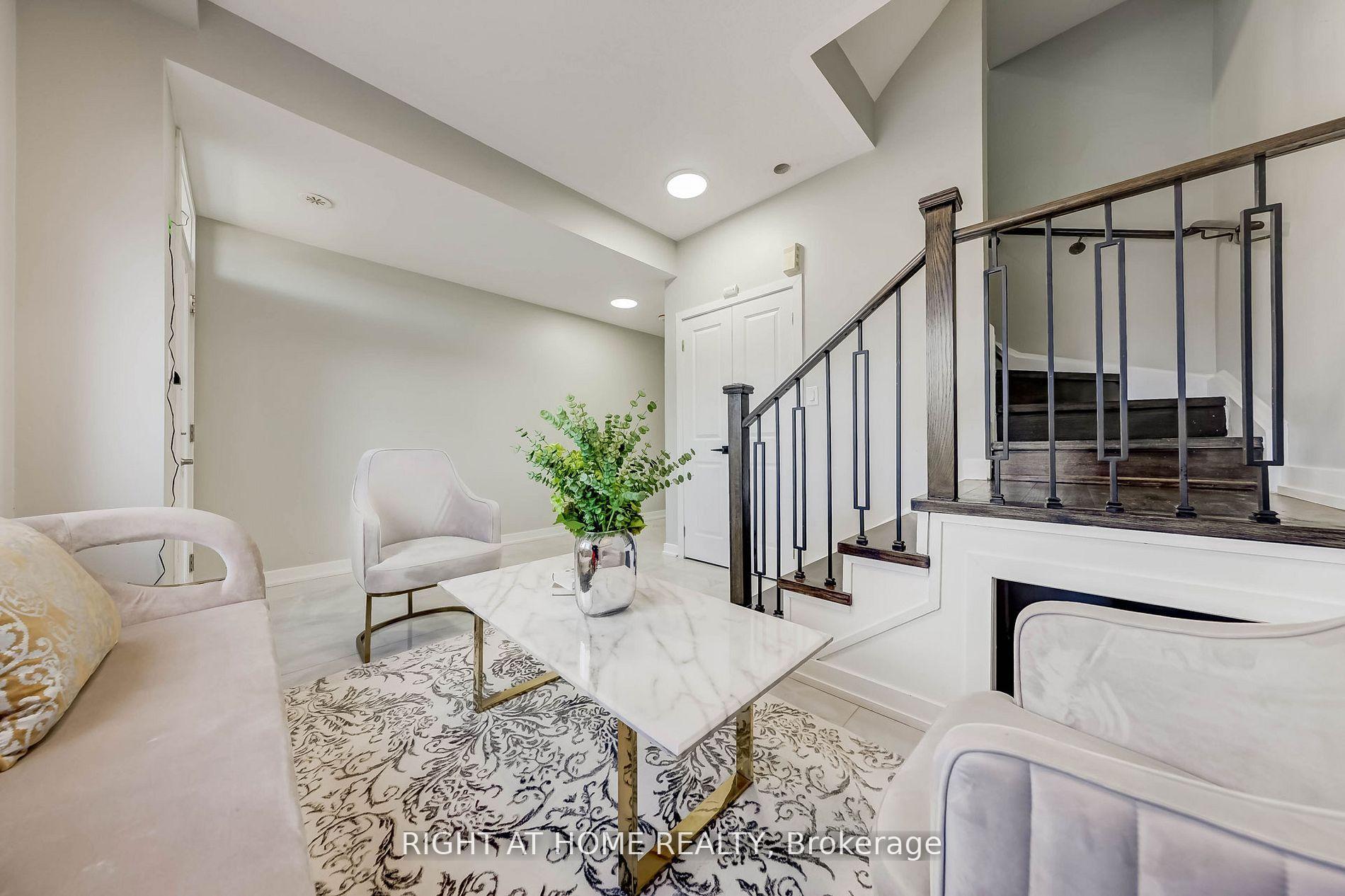 Photo 9 of 22 Garneau Street, Vaughan, Vaughan Grove — HOMEH