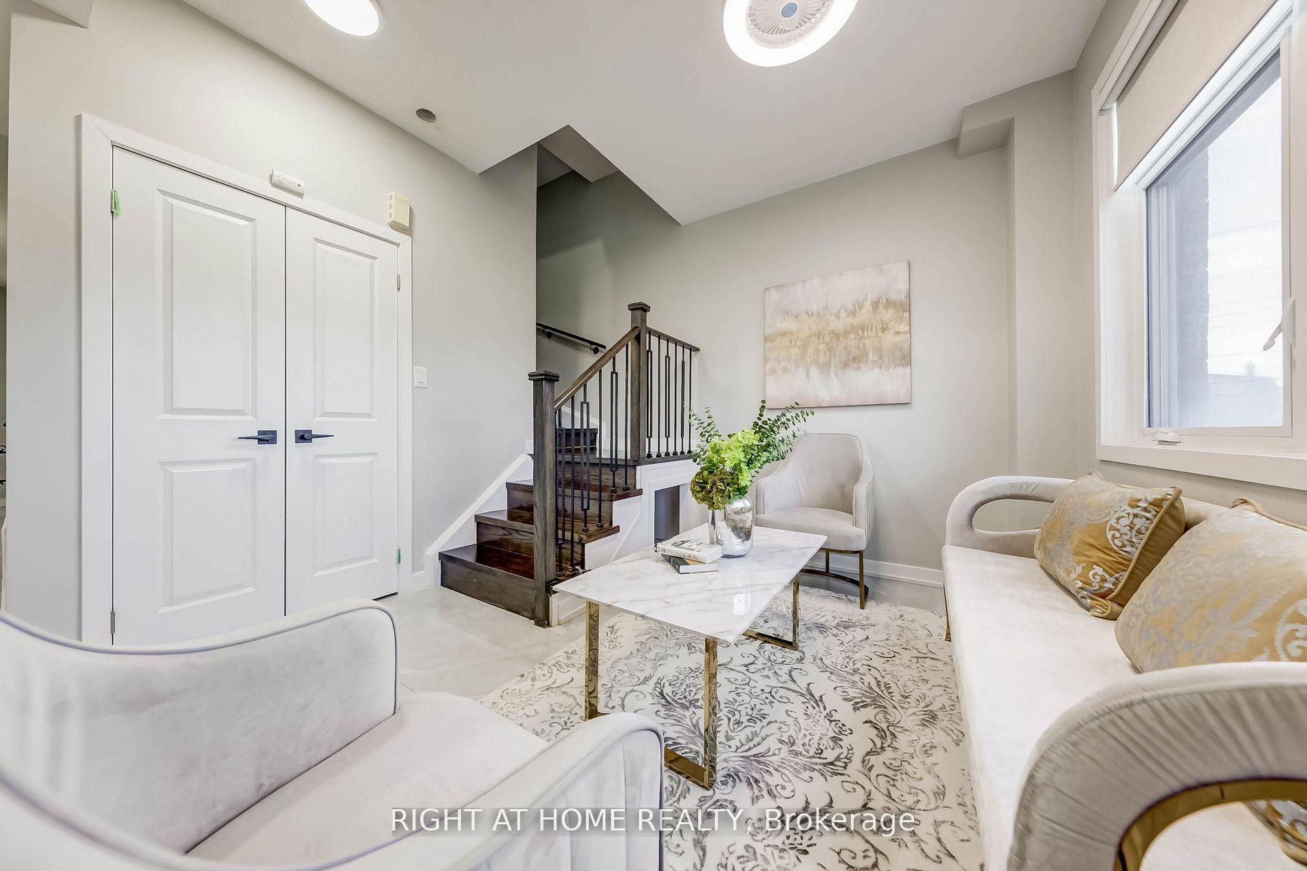 Photo 10 of 22 Garneau Street, Vaughan, Vaughan Grove — HOMEH