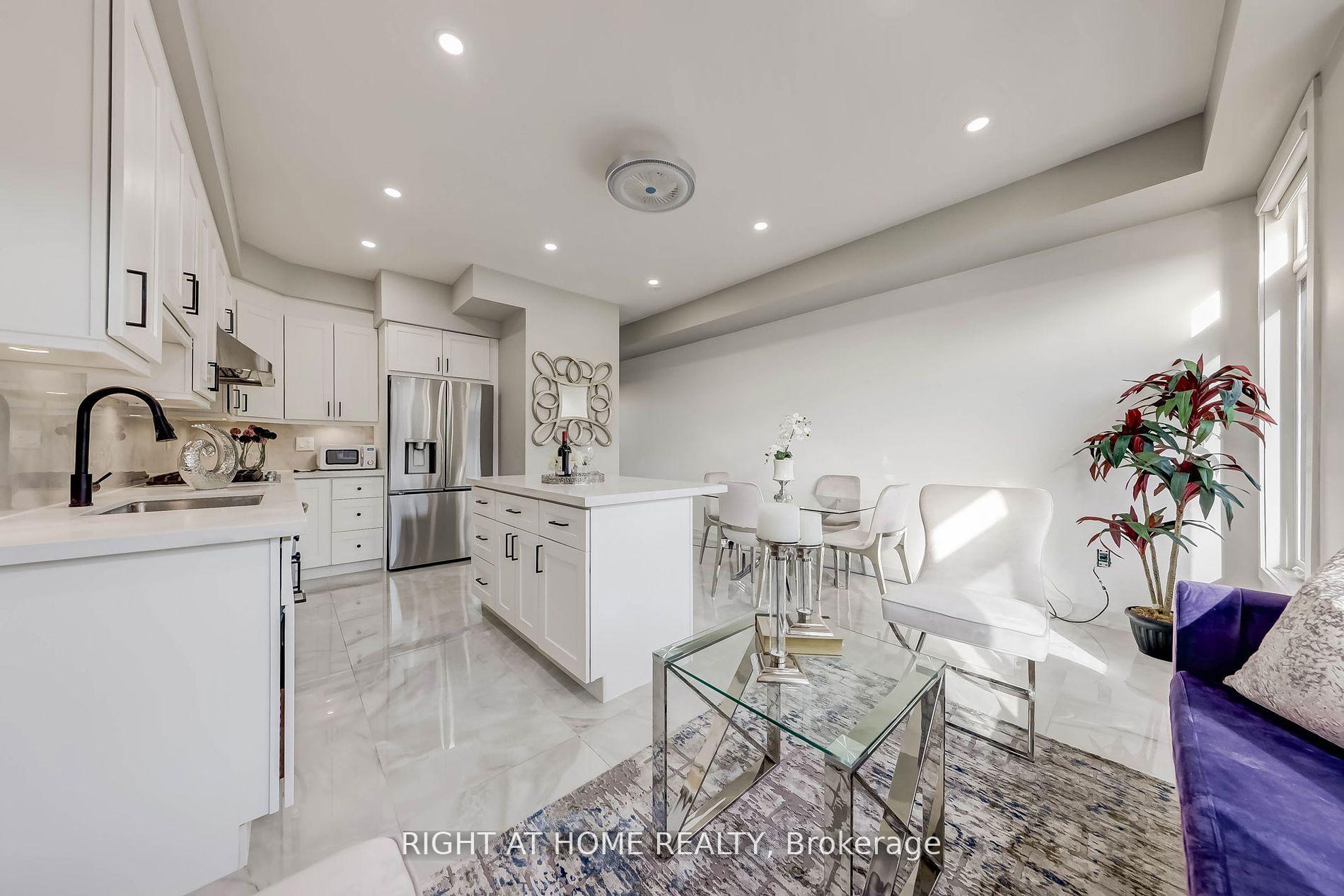 Photo 15 of 22 Garneau Street, Vaughan, Vaughan Grove — HOMEH