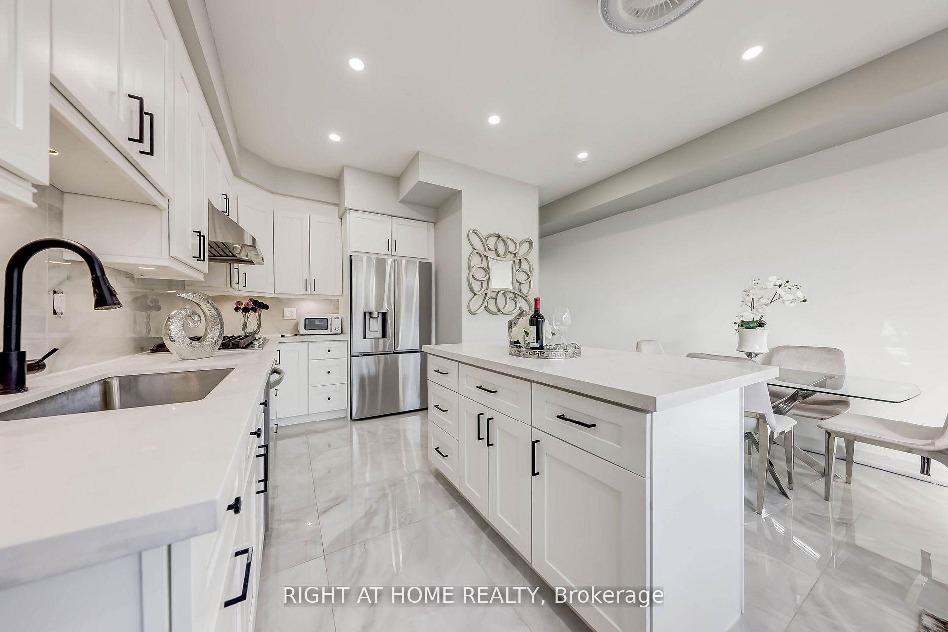 Photo 17 of 22 Garneau Street, Vaughan, Vaughan Grove — HOMEH